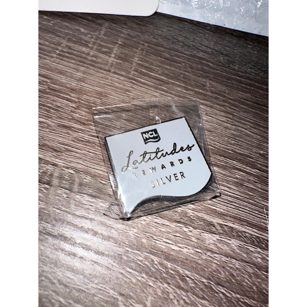 NEW Norwegian‎ Cruise Line NCL Latitudes Rewards Silver Tier Pin Collectible